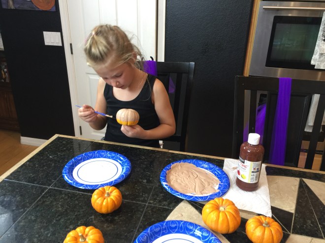 halloween-crafts-for-kids-donkins-dough-painting